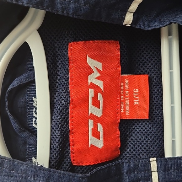 CCM Size XL Navy Blue Lightweight Windbreaker Style Jacket - Picture 8 of 10